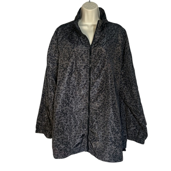 Active Leopard Print, lightweight Jacket - Black and Gray - Picture 1 of 8